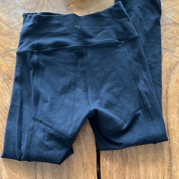 Lululemon crop leggings - Picture 2 of 4